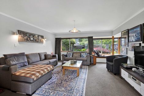Photo of property in 6 Argyle Place, Highlands Park, New Plymouth, 4312