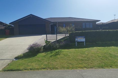 Photo of property in 56 Farnborough Drive, Grandview Heights, Hamilton, 3200