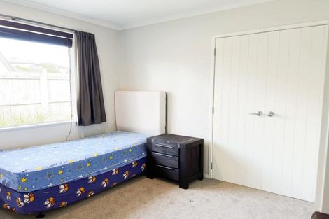 Photo of property in 18 Huntington Park Drive, Greenhithe, Auckland, 0632