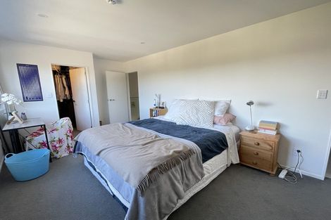 Photo of property in 3/4 Mcquoid Place, Glenfield, Auckland, 0629