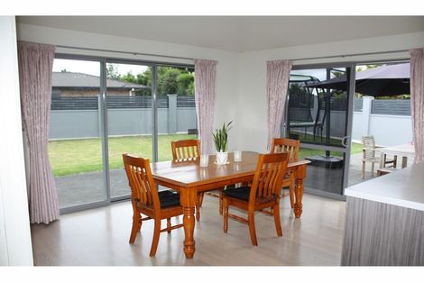 Photo of property in 17 Conifer Grove, Te Kamo, Whangarei, 0112