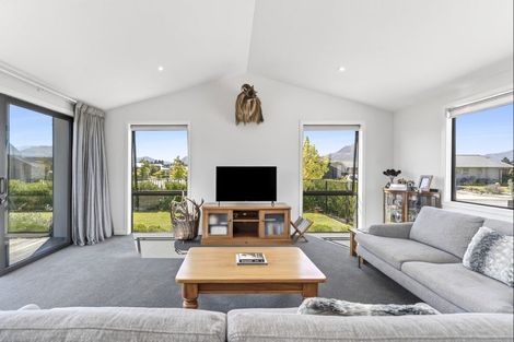 Photo of property in 19 Pounamu Avenue, Albert Town, Wanaka, 9305