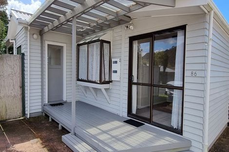 Photo of property in 86 Beach Road, Waihi Beach, 3611