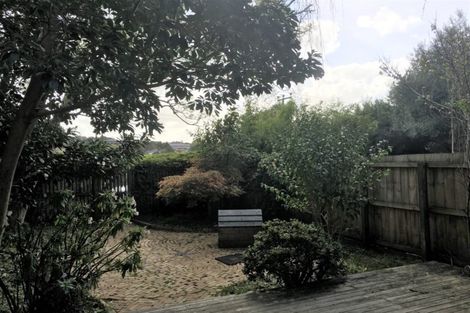 Photo of property in 2/25 Archers Road, Hillcrest, Auckland, 0629