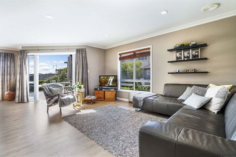 Photo of property in 2 Gibbston Close, Huntington, Hamilton, 3210