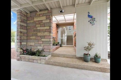 Photo of property in 82 Royal View Road, Te Atatu South, Auckland, 0610