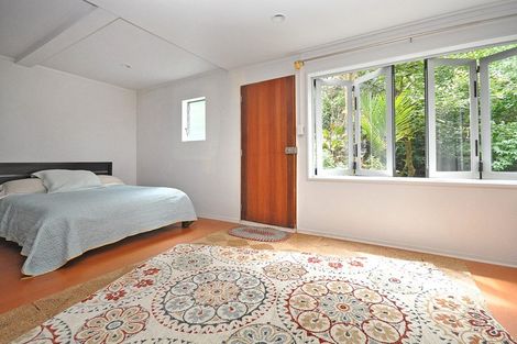 Photo of property in 42 Kauri Road, Laingholm, Auckland, 0604