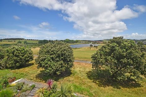 Photo of property in 37 Maylee Crescent, Gulf Harbour, Whangaparaoa, 0930