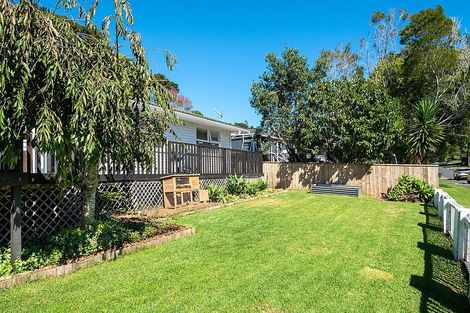 Photo of property in 6 Staincross Street, Green Bay, Auckland, 0604