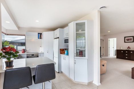 Photo of property in 35 Kinder Street, Acacia Bay, Taupo, 3330