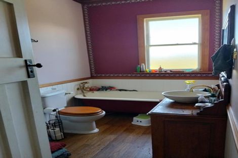 Photo of property in 215 Bridge Street, Bulls, 4818