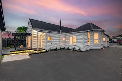 Photo of property in 10 Weston Road, St Albans, Christchurch, 8052