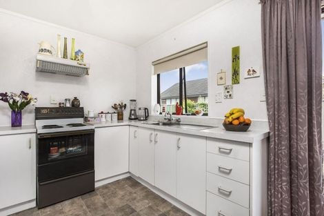 Photo of property in 2/24 Grove Road, Papakura, 2110