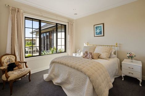 Photo of property in 10 Peninsula Point, Huntington, Hamilton, 3210