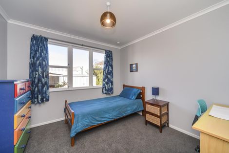 Photo of property in 21 Mokau Place, Terrace End, Palmerston North, 4410
