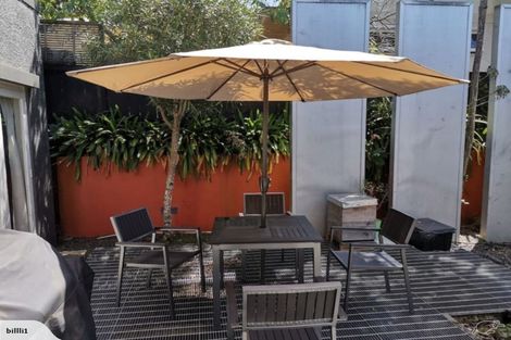 Photo of property in 15 Otahuri Crescent, Greenlane, Auckland, 1051