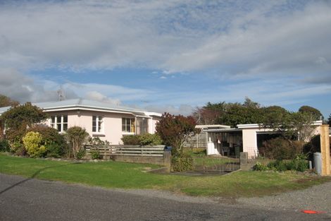 Photo of property in 1 Huia Road, Raumati Beach, Paraparaumu, 5032