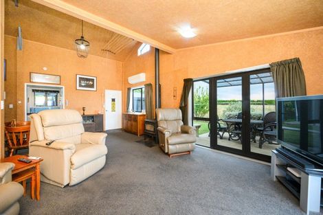 Photo of property in 21 Sutherland Road, Sanson, Palmerston North, 4479