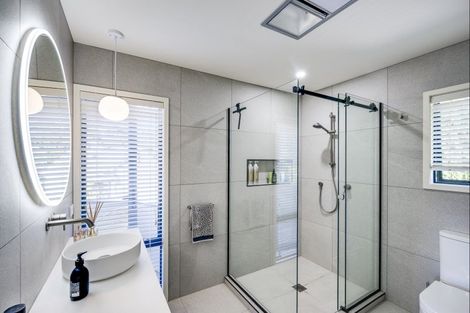 Photo of property in 11 Woodford Heights, Havelock North, 4130