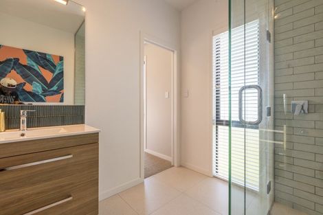 Photo of property in 75 Oak Road, Poraiti, Napier, 4112