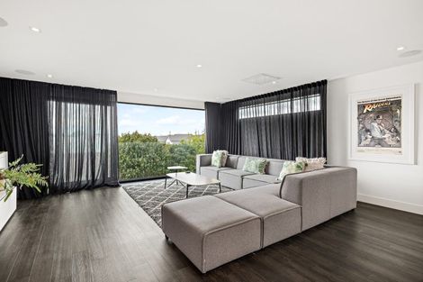 Photo of property in 7 Wrybill Way, Point Wells, 0986