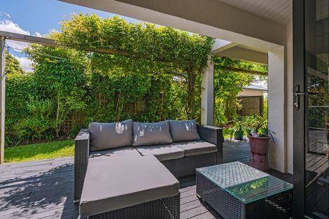 Photo of property in 60 Ruapehu Drive, Fitzherbert, Palmerston North, 4410