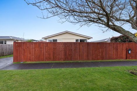Photo of property in 9 Truby King Street, Merrilands, New Plymouth, 4312