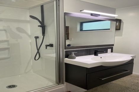 Photo of property in 55a Tui Glen Road, Birkenhead, Auckland, 0626