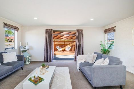 Photo of property in 21 Cleveland Heights, Kelvin Grove, Palmerston North, 4414
