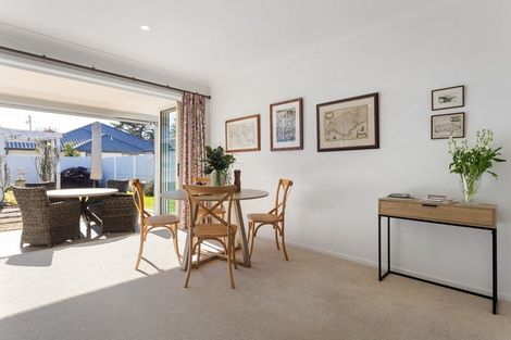 Photo of property in 22 Ruge Court, Cambridge, 3434