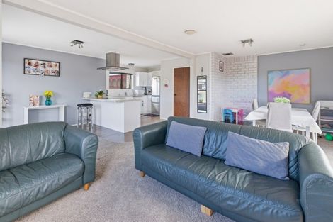 Photo of property in 2 Ngarimu Place, Mount Maunganui, 3116