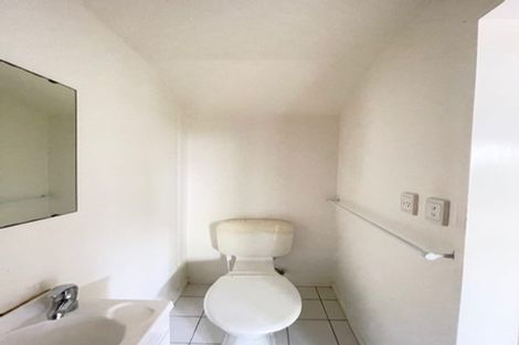 Photo of property in Krisley Court, 5/6 Ambrico Place, New Lynn, Auckland, 0600