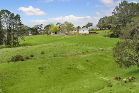 Photo of property in 90 Mcentee Road, Waitakere, Auckland, 0816