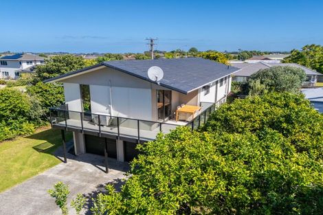 Photo of property in 1 Shearwater Street, One Tree Point, 0118