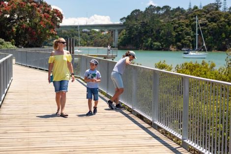 Photo of property in 69 Craigs Way, Hobsonville, Auckland, 0616