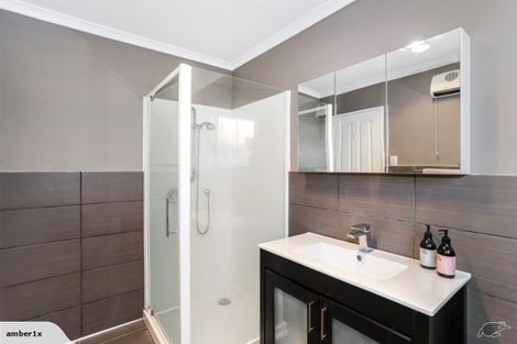 Photo of property in 13 Kathleen Reece Place, Waiuku, 2123