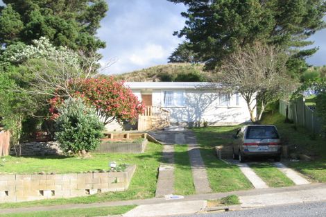 Photo of property in 144 Sievers Grove, Cannons Creek, Porirua, 5024