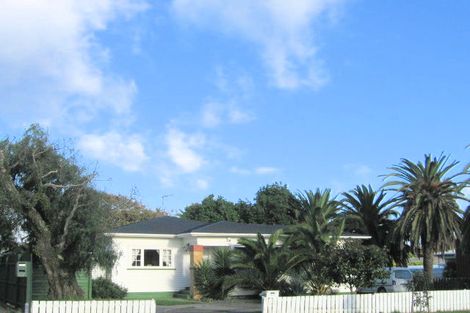 Photo of property in 2/227 Shirley Road, Papatoetoe, Auckland, 2025