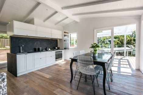 Photo of property in 31 Miro Road, Palm Beach, Waiheke Island, 1081