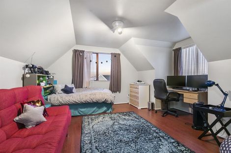 Photo of property in 9 Gosford Drive, Botany Downs, Auckland, 2010