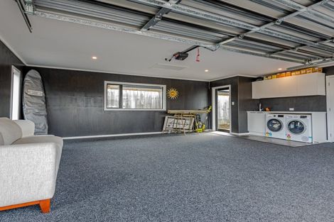 Photo of property in 21 Silicon Way, Fitzherbert, Palmerston North, 4410