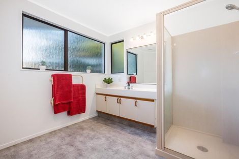 Photo of property in 8 Eclipse Lane, Whitby, Porirua, 5024