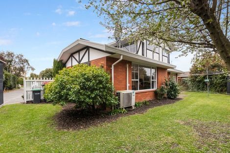 Photo of property in 2/23 Montclare Avenue, Ilam, Christchurch, 8041
