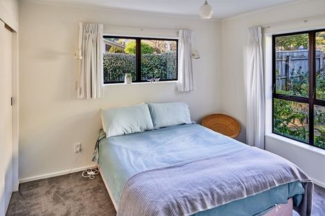 Photo of property in 10 Nikau Street, Eastbourne, Lower Hutt, 5013