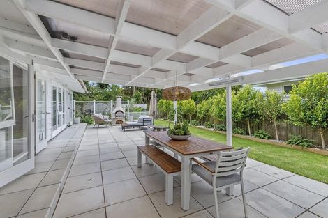 Photo of property in 64 Tiroroa Avenue, Te Atatu South, Auckland, 0610