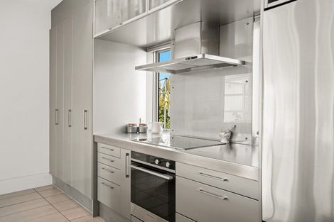 Photo of property in 14 Sunrise Bay Drive, Wanaka, 9305