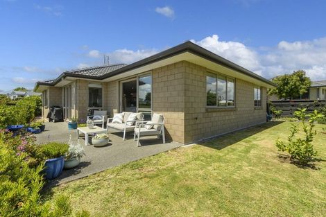 Photo of property in 22 Vista Close, Omokoroa, 3114