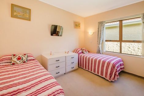 Photo of property in 9 Wakefield Grove, Waikanae, 5036