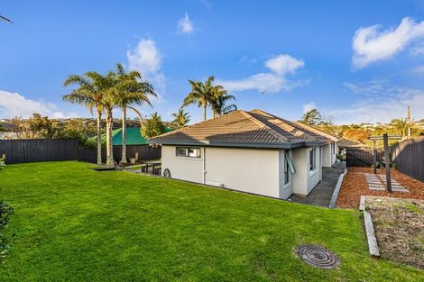 Photo of property in 87 Te Wharau Drive, Greenhithe, Auckland, 0632