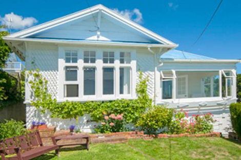 Photo of property in 54 Ferry Road, Days Bay, Lower Hutt, 5013